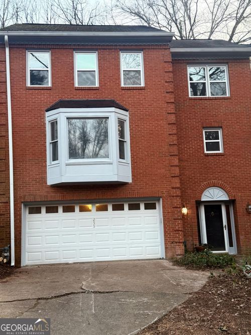 255 Dunwoody Creek Cir, Sandy Springs, GA, 30350-2907 | Card Image