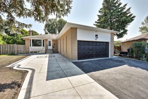 32 Drum Oak Cres, Brampton, ON, L6T1M5 | Card Image