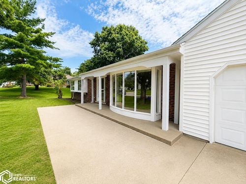 11 Greenbrier Ct, Keokuk, IA, 52632-2104 | Card Image