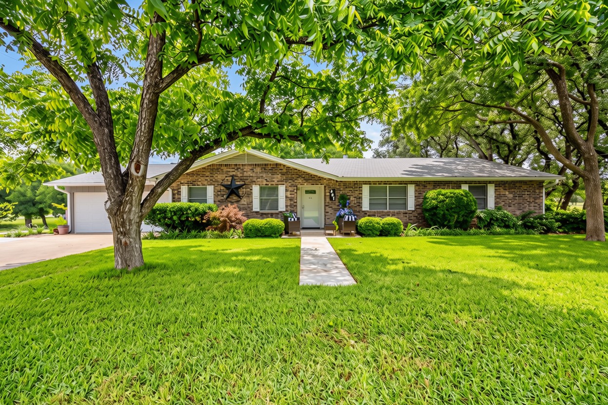 Residential in San Saba