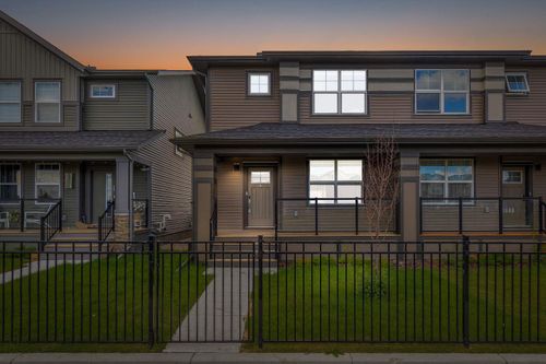154 Midgrove Sw, Airdrie, AB, T4B5K7 | Card Image
