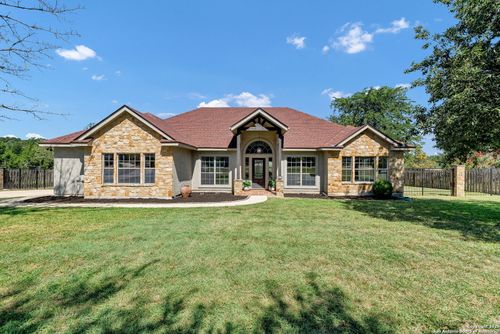 913 Long Mdw, Spring Branch, TX, 78070-5958 | Card Image