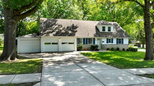 9431 Russell St, Overland Park, KS, 66212-1448 | Card Image