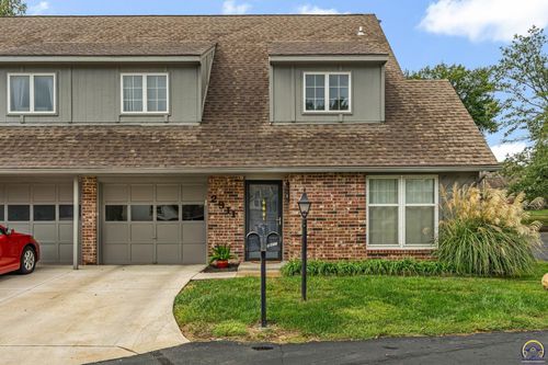 2911 Foxcroft 1 Ct, Topeka, KS, 66614-4155 | Card Image