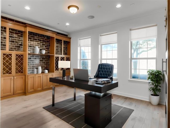 Virtually Staged Office | Image 5
