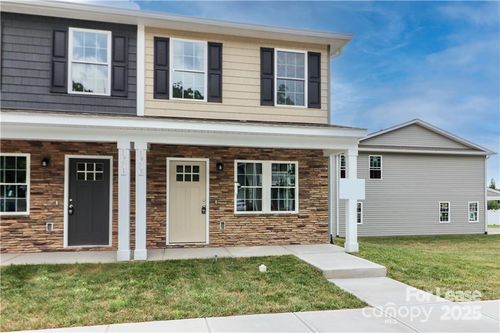 3973 Newhall Dr Nw, Hickory, NC, 28601-7528 | Card Image