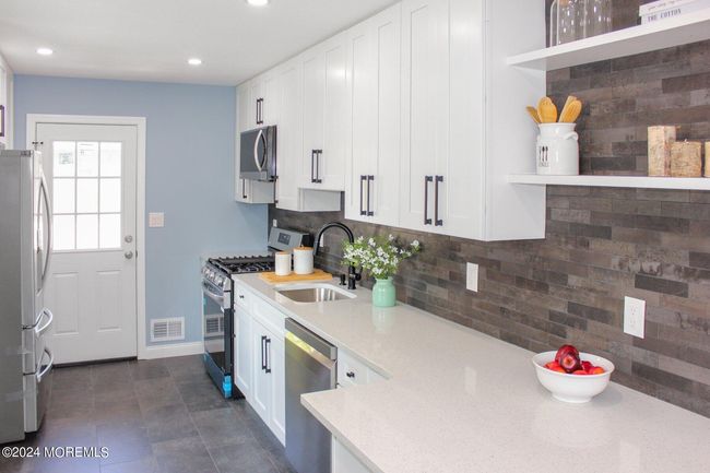 81 Enright Ave, House other with 3 bedrooms, 2 bathrooms and null parking in Freehold NJ | Image 5