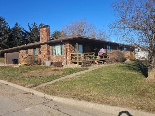 1604 13th Ave, Belle Plaine, IA, 52208-1310 | Card Image