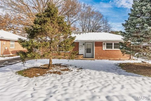 1055 Saint Marie St, Florissant, MO, 63031-5742 | Card Image