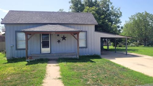 205 W Maverick St, Falls City, TX, 78113-5831 | Card Image