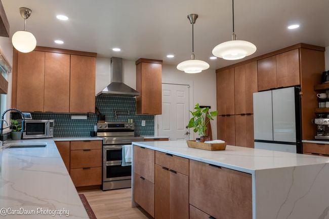 Kitchen/Dining Area | Image 7