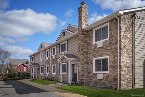 105-i-105 Lincoln Avenue, Islip, NY, 11782 | Card Image