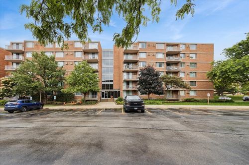 6d-2211 Stewart Ave, Lombard, IL, 60148-5523 | Card Image