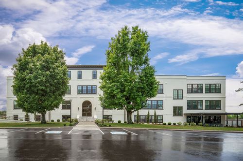 207-211 W Colville St, Mcminnville, TN, 37110-3210 | Card Image