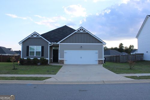 215 Barnyard Way, Perry, GA, 31069-9645 | Card Image