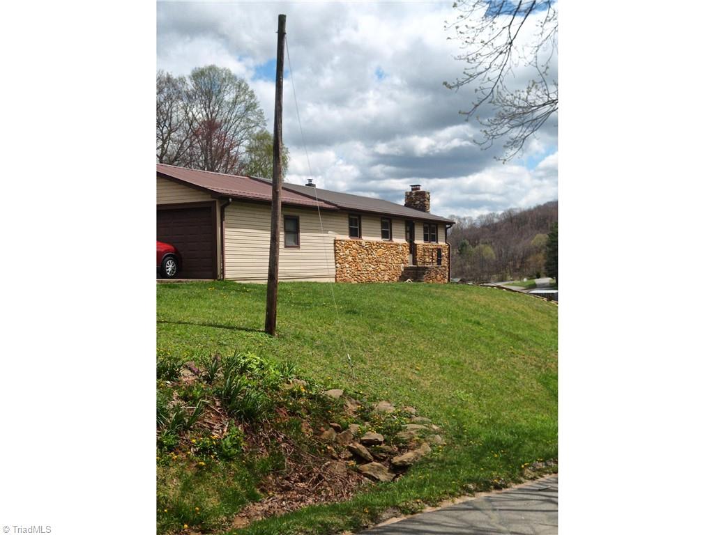 Moxley Hollow Rd, Sparta, NC 28675