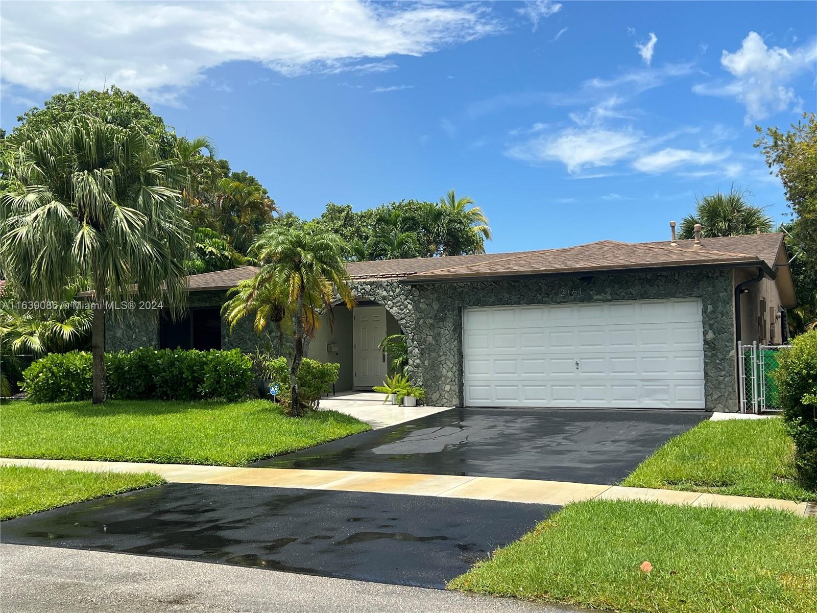 93rd Ln, Sunrise, FL 33322