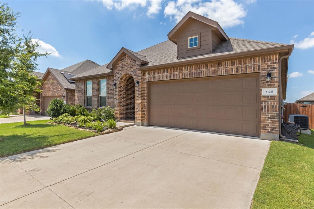 Wagon Wheel Dr, Waxahachie, TX 75167