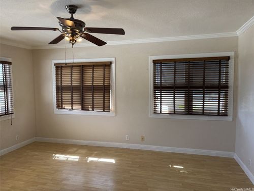 5622 Kanau St, Honolulu, HI, 96821-2017 | Card Image