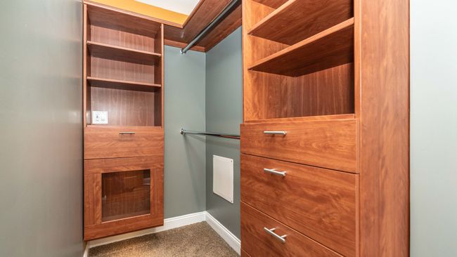 Walk in closet | Image 17