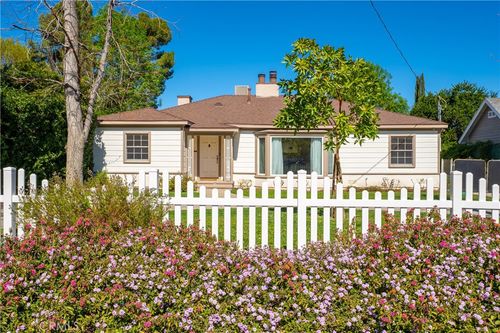 23017 Sylvan St, Woodland Hills, CA, 91367-1629 | Card Image