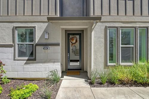4324 Ocean Ln, Elk Grove, CA, 95757-2559 | Card Image
