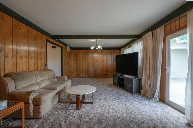97010 W Good Rd, Home with 3 bedrooms, 3 bathrooms and null parking in Prosser WA | Image 13