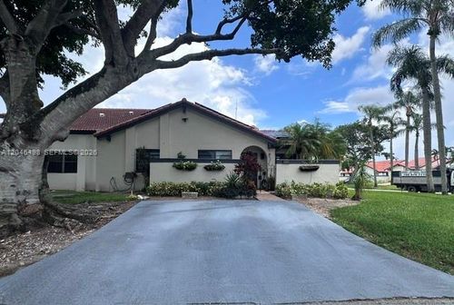6633 Nw 178th Ter, Hialeah, FL, 33015-4446 | Card Image