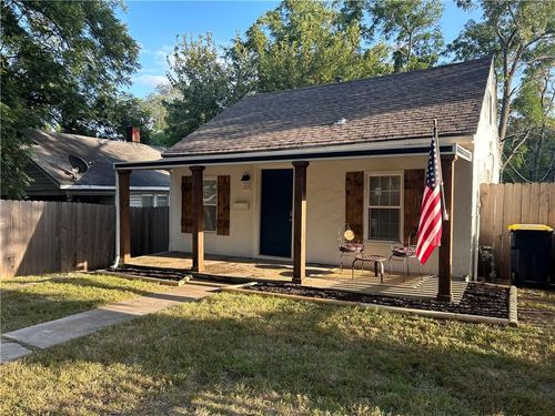 219 E 80th St, Kansas City, MO, 64114-2505 | Card Image