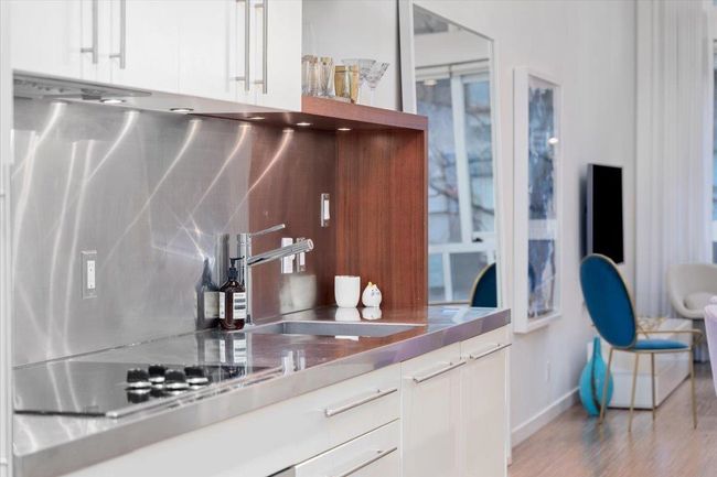 305 - 36 Water St, Condo with 1 bedrooms, 2 bathrooms and 1 parking in Vancouver BC | Image 10