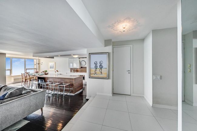 APT-28C - 5733 N Sheridan Rd, Home with 2 bedrooms, 2 bathrooms and 1 parking in Chicago IL | Image 6