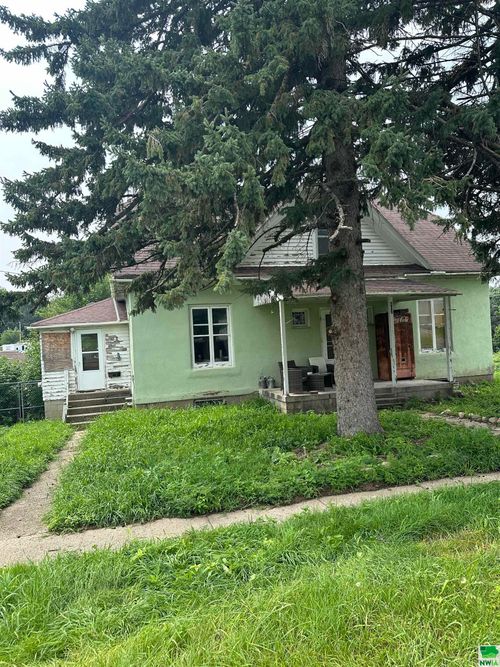 402 Weaver St, Linn Grove, IA, 51033-1012 | Card Image