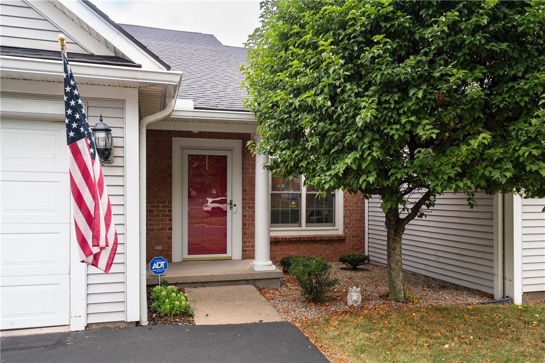 Amberwood Pl, Rochester, NY 14626