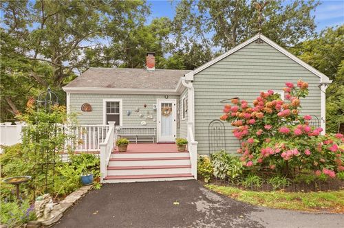 65 Green End Ave, Middletown, RI, 02842-7006 | Card Image