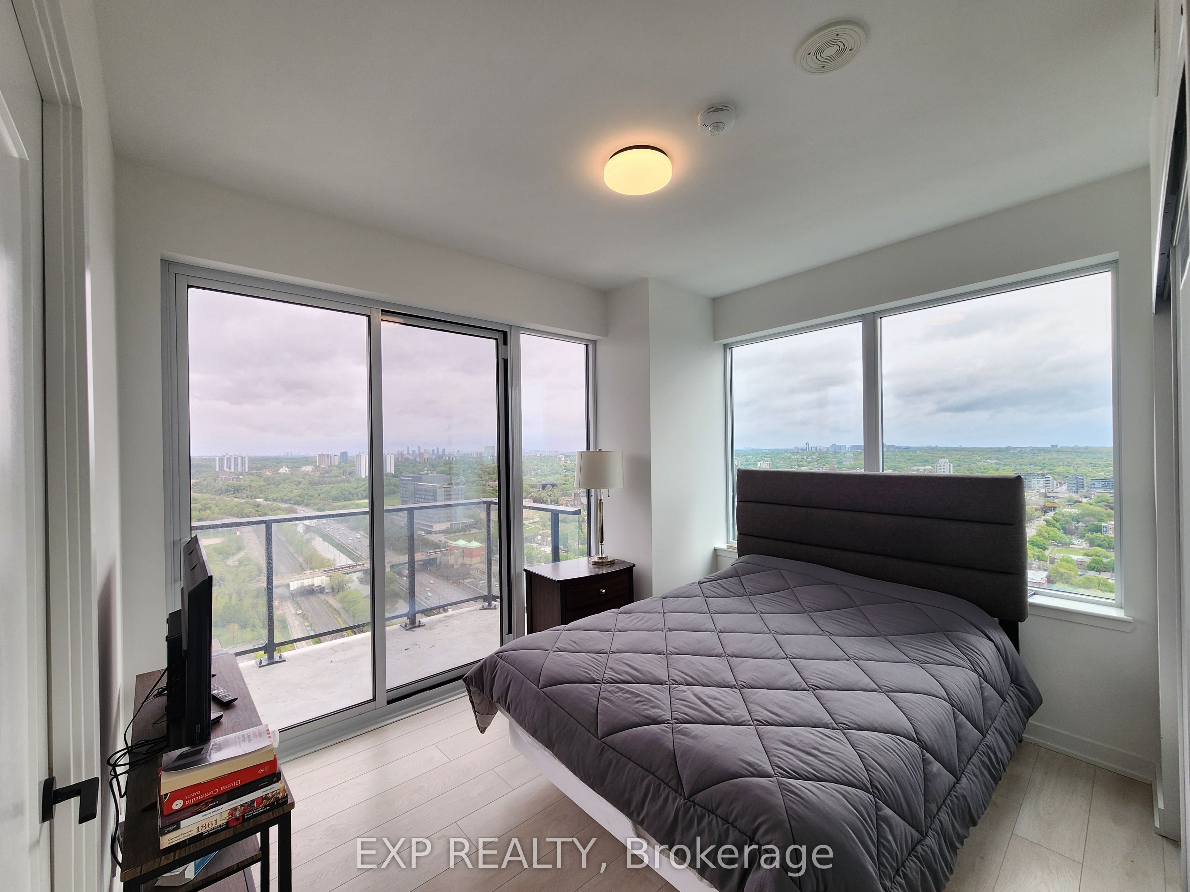 Residential in Toronto C08 5