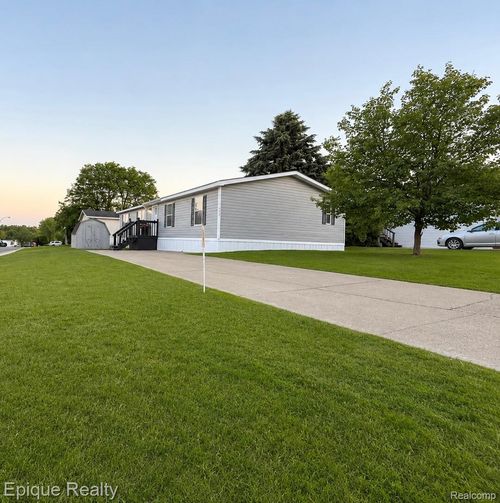 1908 Abels St, Milford, MI, 48381-4105 | Card Image