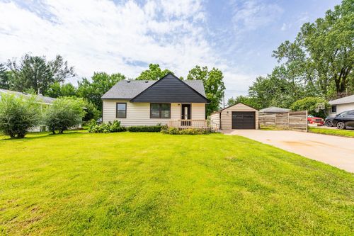 2454 Long Lake Rd, New Brighton, MN, 55112-5270 | Card Image