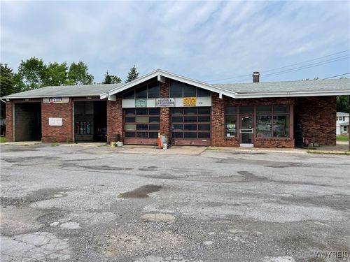 3020 Southwestern Blvd, Orchard Park, NY, 14127-1211 | Card Image