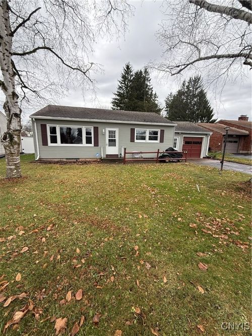 105 Throop Ave, Auburn, NY, 13021-5056 | Card Image