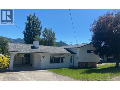1768 First St, Fruitvale, BC, V0G1L1 | Card Image