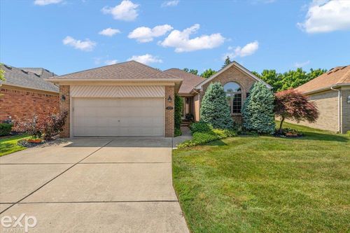 41827 Fairmouth Park Dr, Clinton Township, MI, 48038-5255 | Card Image