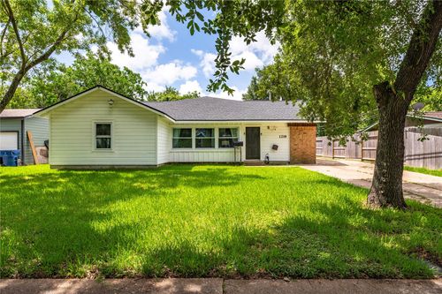 1219 Park Ln, Texas City, TX, 77590-5661 | Card Image