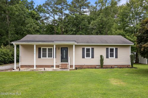 114 Maid Marian Ln, Washington, NC, 27889-8715 | Card Image