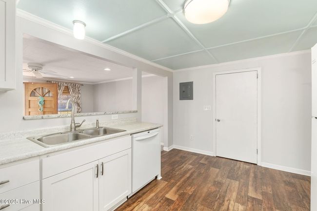 472 Cape Lookout Dr, House other with 2 bedrooms, 2 bathrooms and 3 parking in Harkers Island NC | Image 9