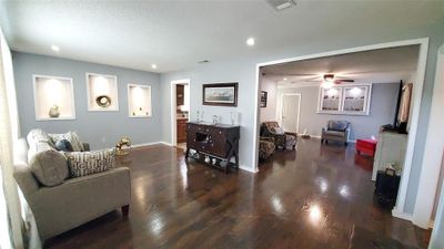 1019 Oak Park Drive, House other with 3 bedrooms, 2 bathrooms and null parking in Dallas TX | Image 3