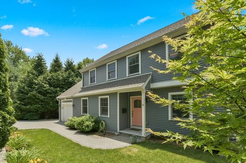 10 Farrow St, Winchester, MA, 01890-1509 | Card Image