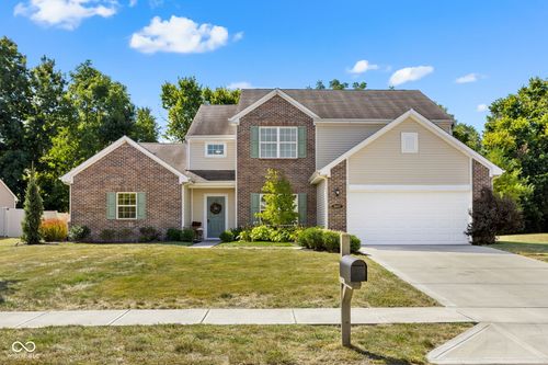 8607 Redditch Dr, Avon, IN, 46123-6633 | Card Image