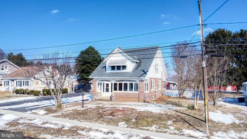 213 Broad St, SAINT GEORGES, DE, 19733-2003 | Card Image