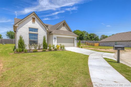 1331 N Beech St, Broken Arrow, OK, 74012-1516 | Card Image
