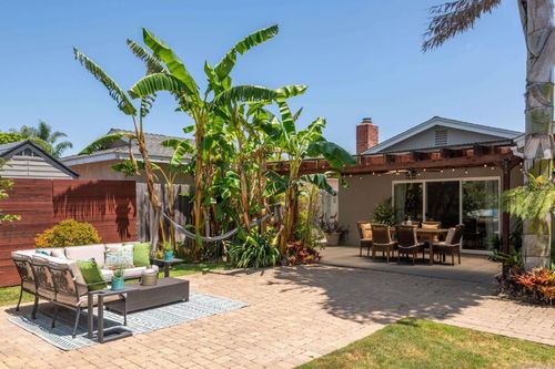 4472 Huerfano Ave, San Diego, CA, 92117-3518 | Card Image